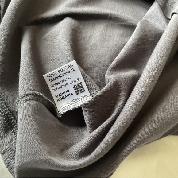 Hugo Boss dark grey tshirt - Picture 3 of 3